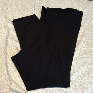 90 Degree interlock all day flare with pockets